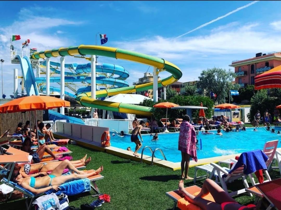 Hotel Sabbia D'Oro Rimini Exterior photo